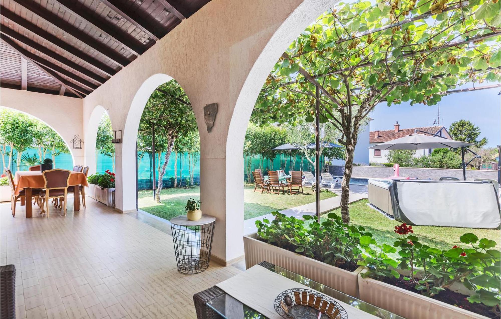 Stunning Home In Umag With House A Panoramic View *