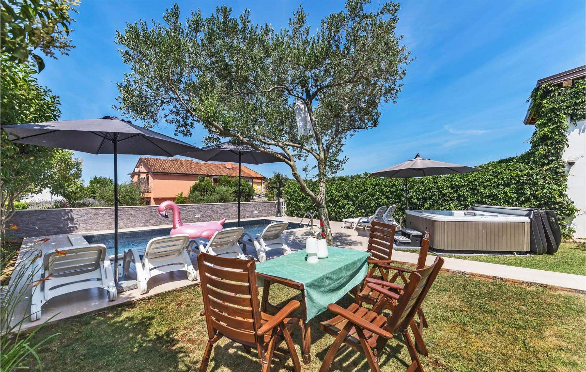 Ferienhaus Stunning Home In Umag With House A Panoramic View