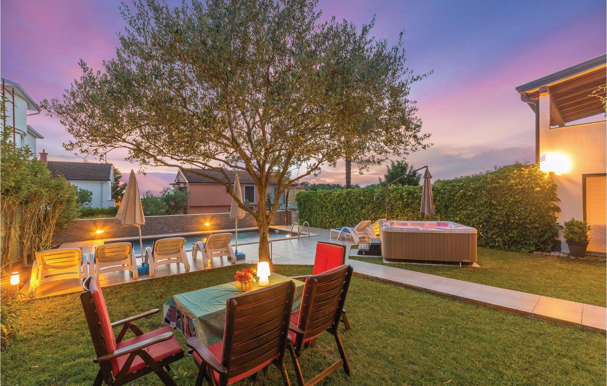 Ferienhaus Stunning Home In Umag With House A Panoramic View *