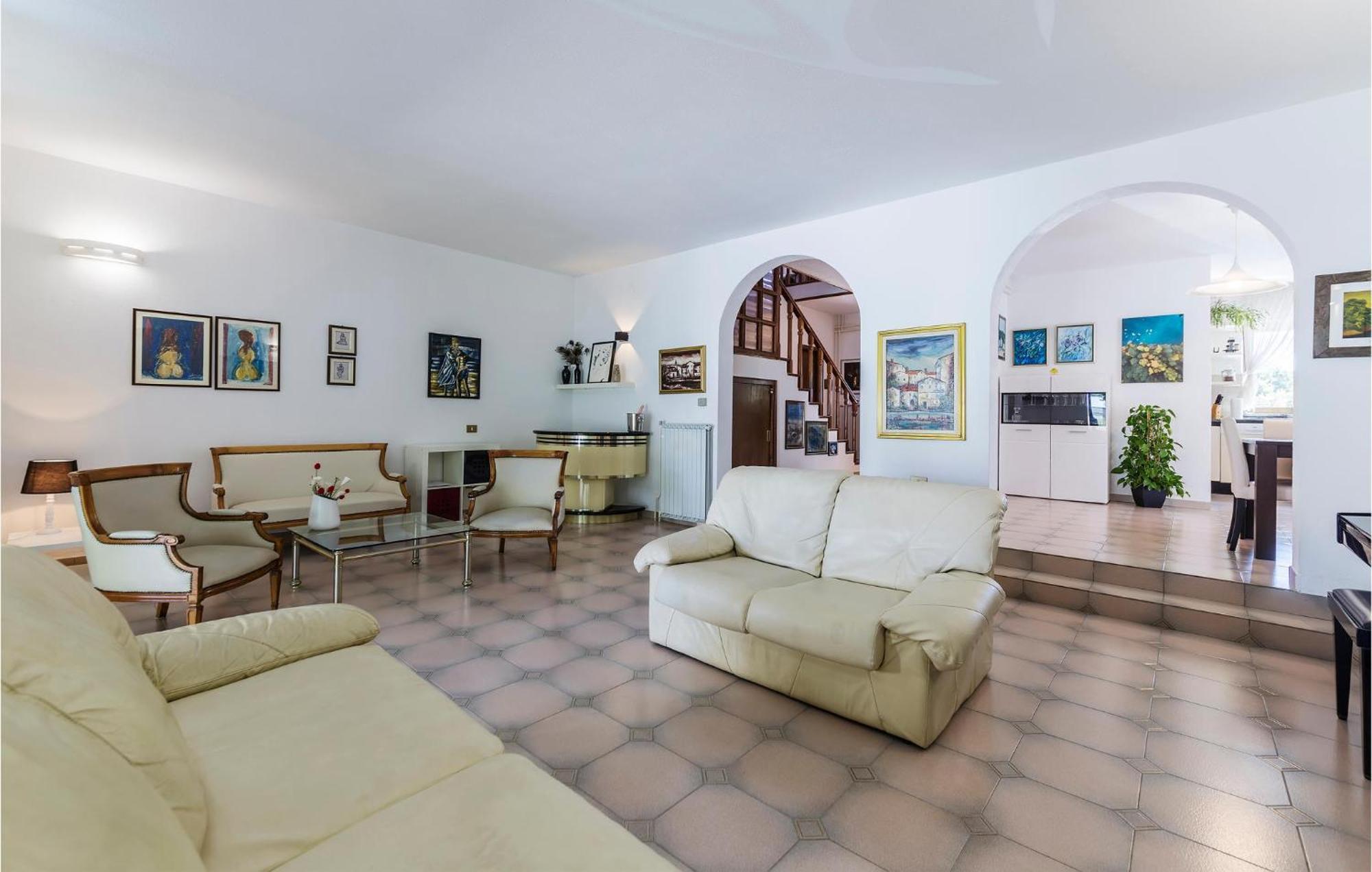 Stunning Home In Umag With House A Panoramic View Umag